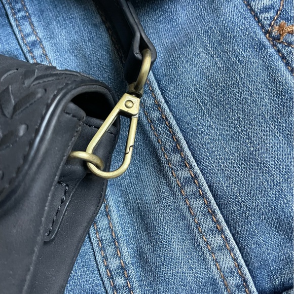 Black crossbody bag - Picture 5 of 9